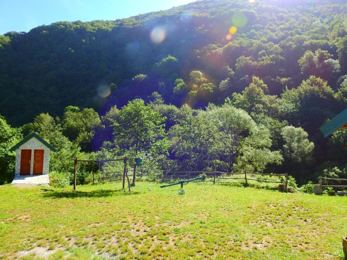 Private Accommodation Kalezic Mojkovac Bagian luar foto